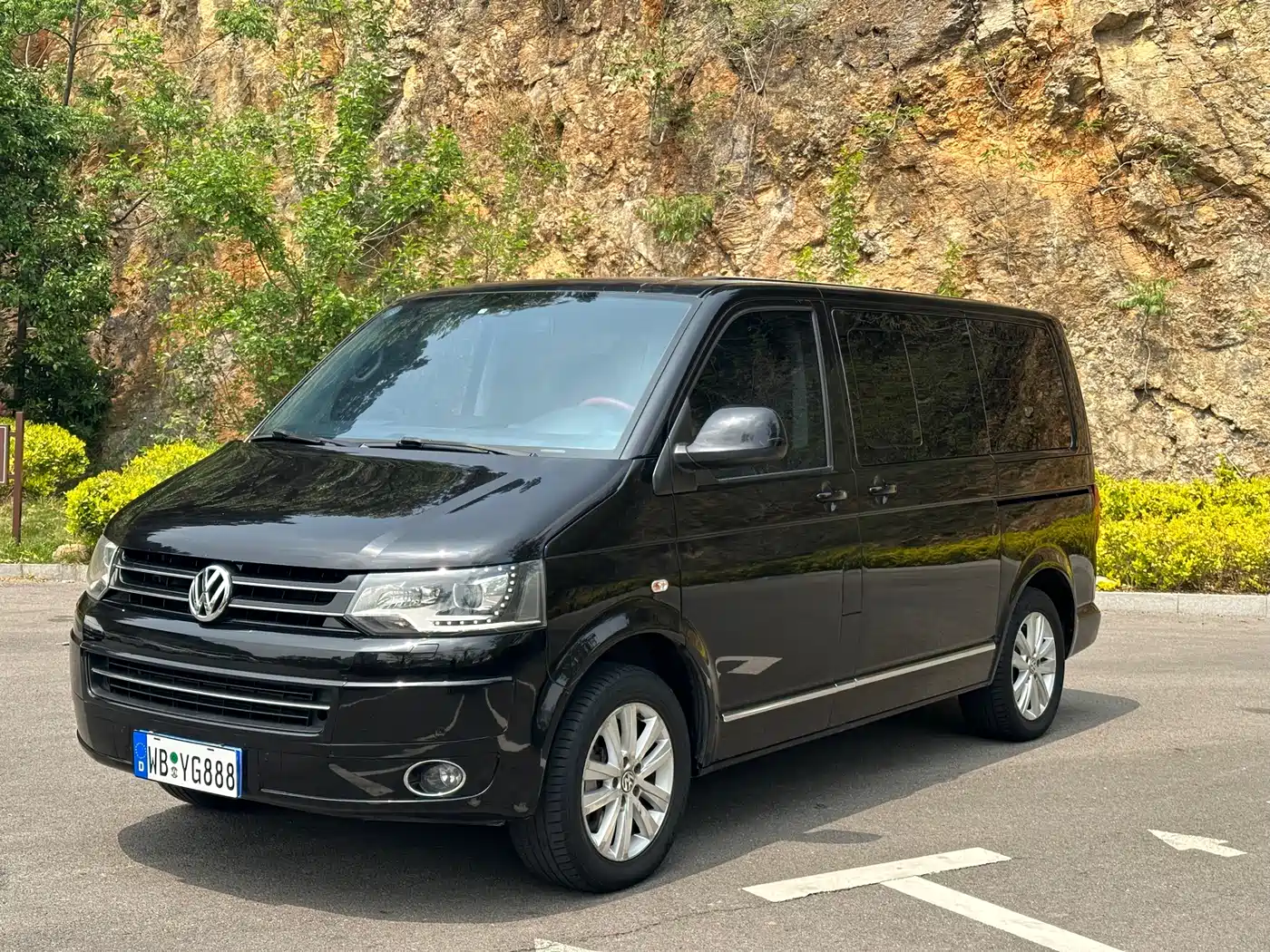 Volkswagen Multivan 2012 2.0TSI 2WD Luxury Edition