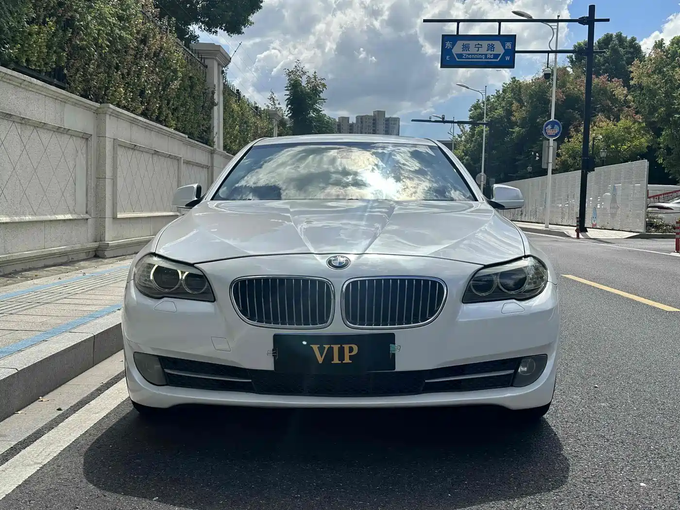 BMW 5 Series 2011 523Li Luxury фото 4