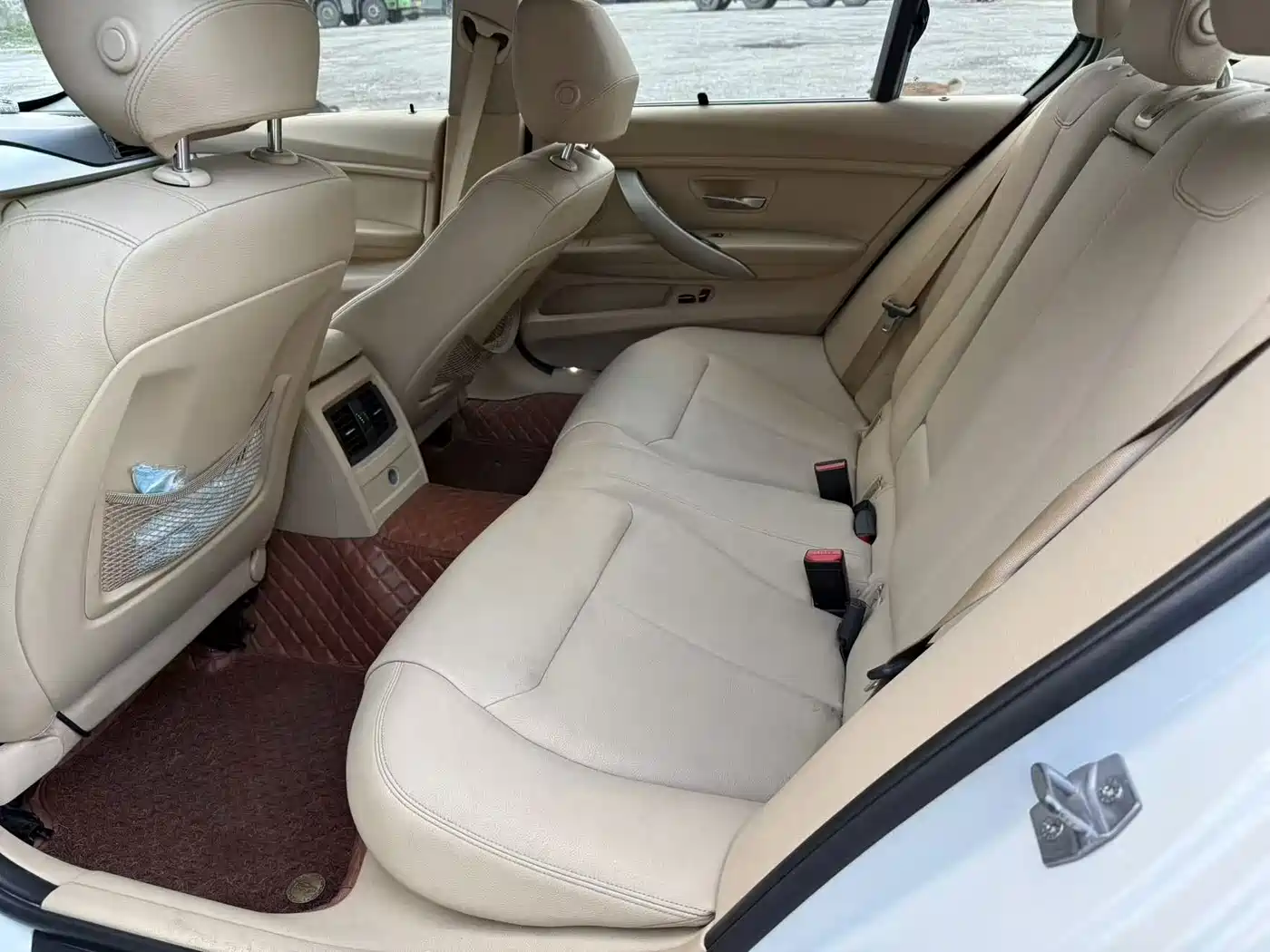 Photo 6 - BMW 3 Series