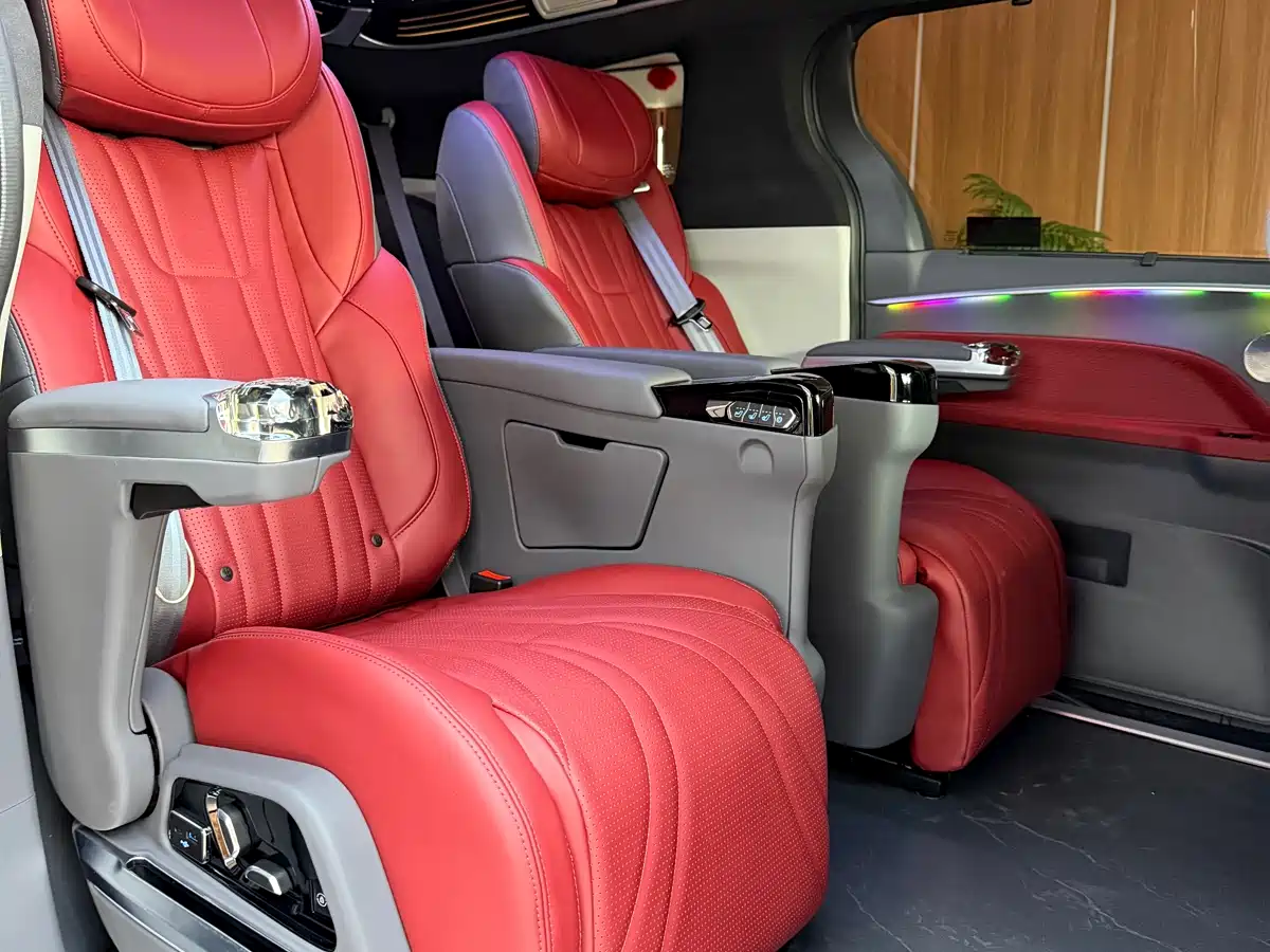 Toyota Sienna 2024 2.5L Hybrid Comfort Edition фото 12