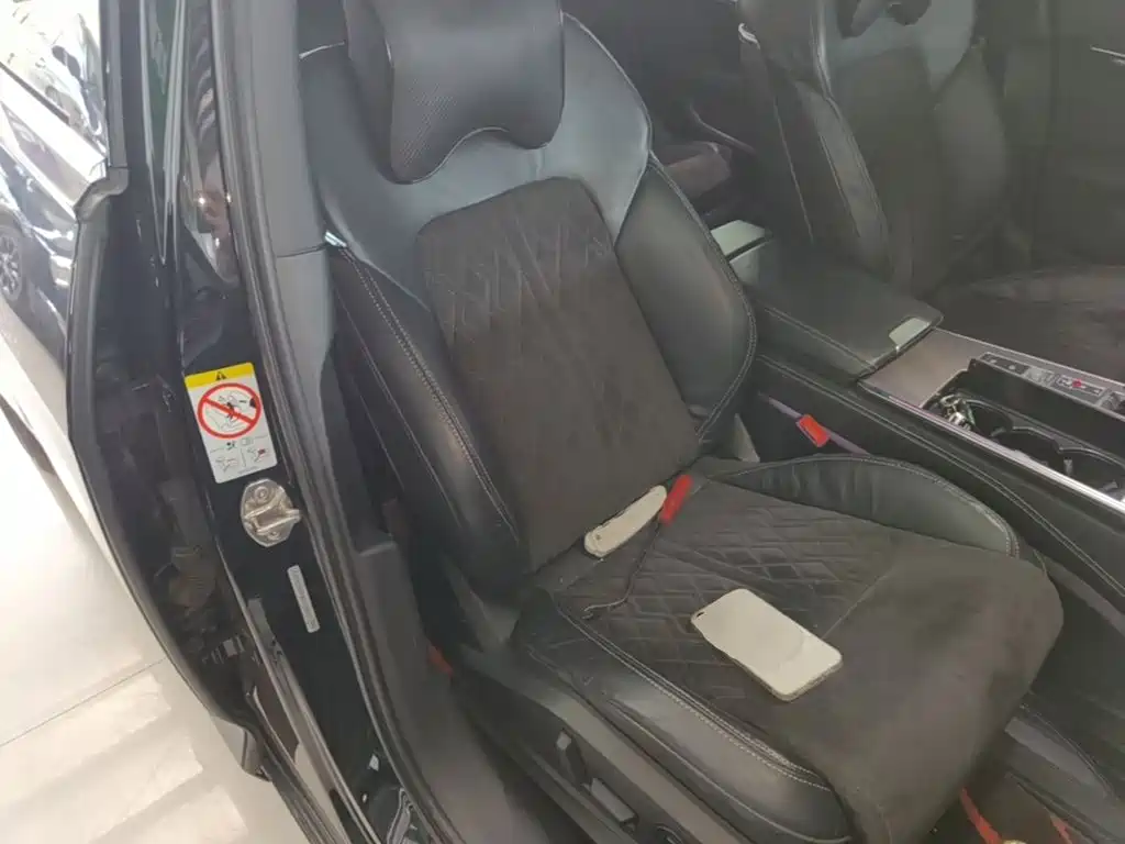 Фото 25 - Audi A6L