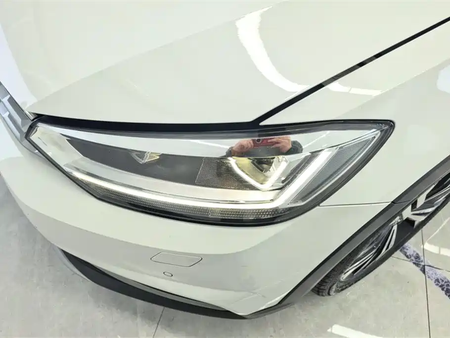 Volkswagen Touran 2018 Touran L 280TSI DSG Frontier Edition 7-Seater China V фото 5