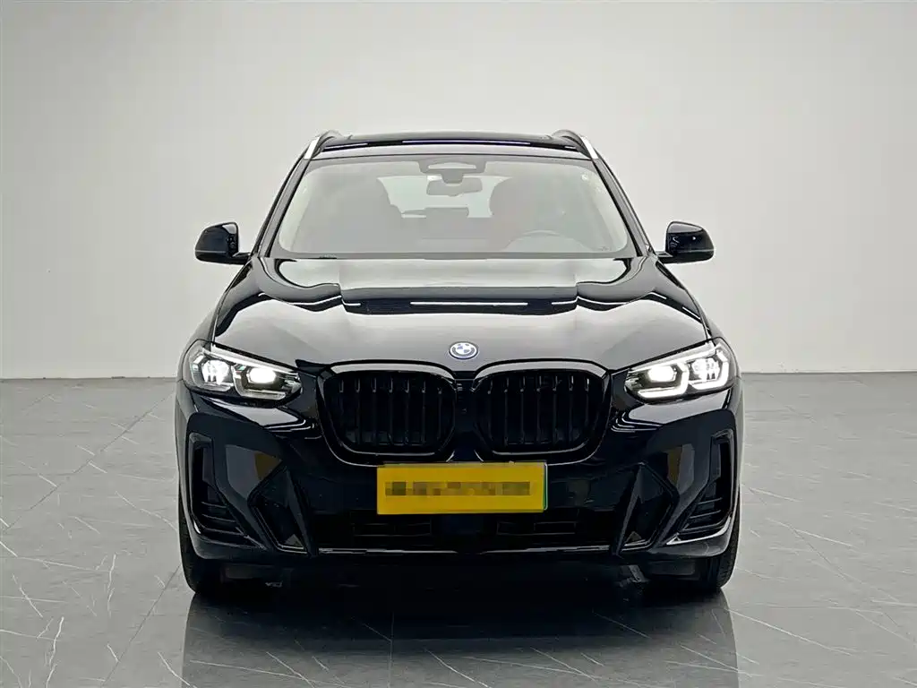 BMW iX3 2022 Leading Edition фото 2