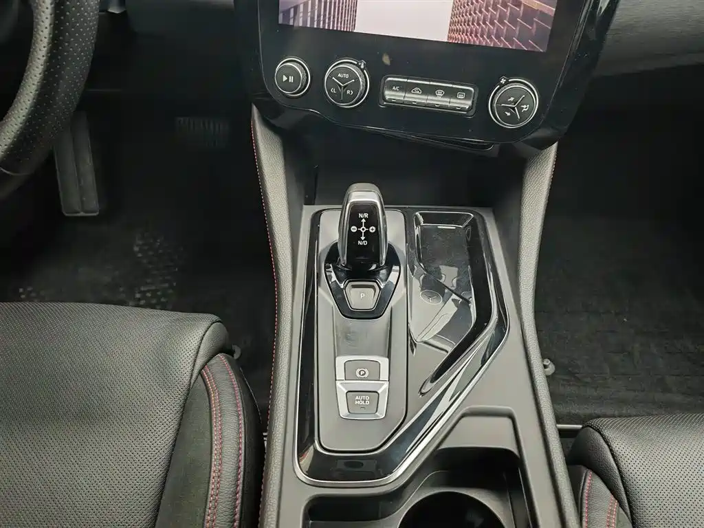 Lynk & Co 02 2019 High Performance 2.0T Automatic 2WD Power Edition China VI фото 13