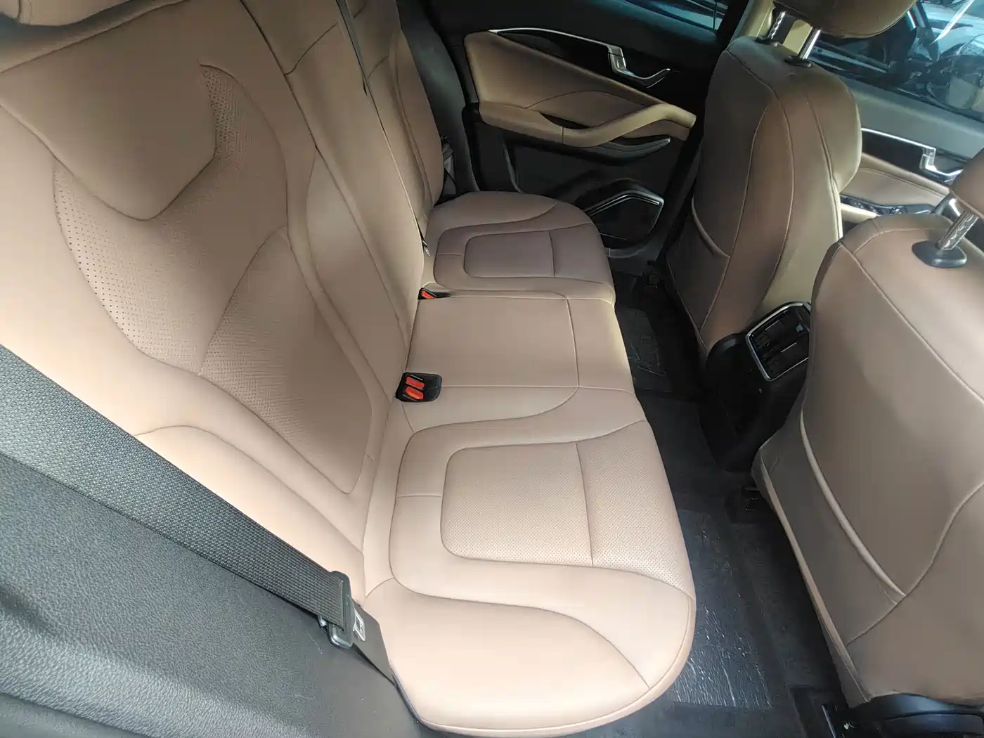 Photo 10 - Besturn B70