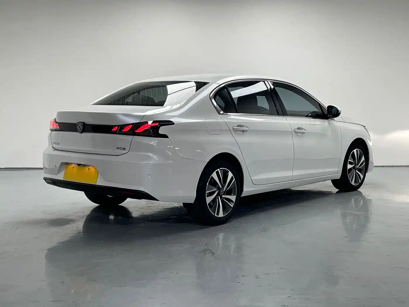 Фото 7 - Peugeot 408