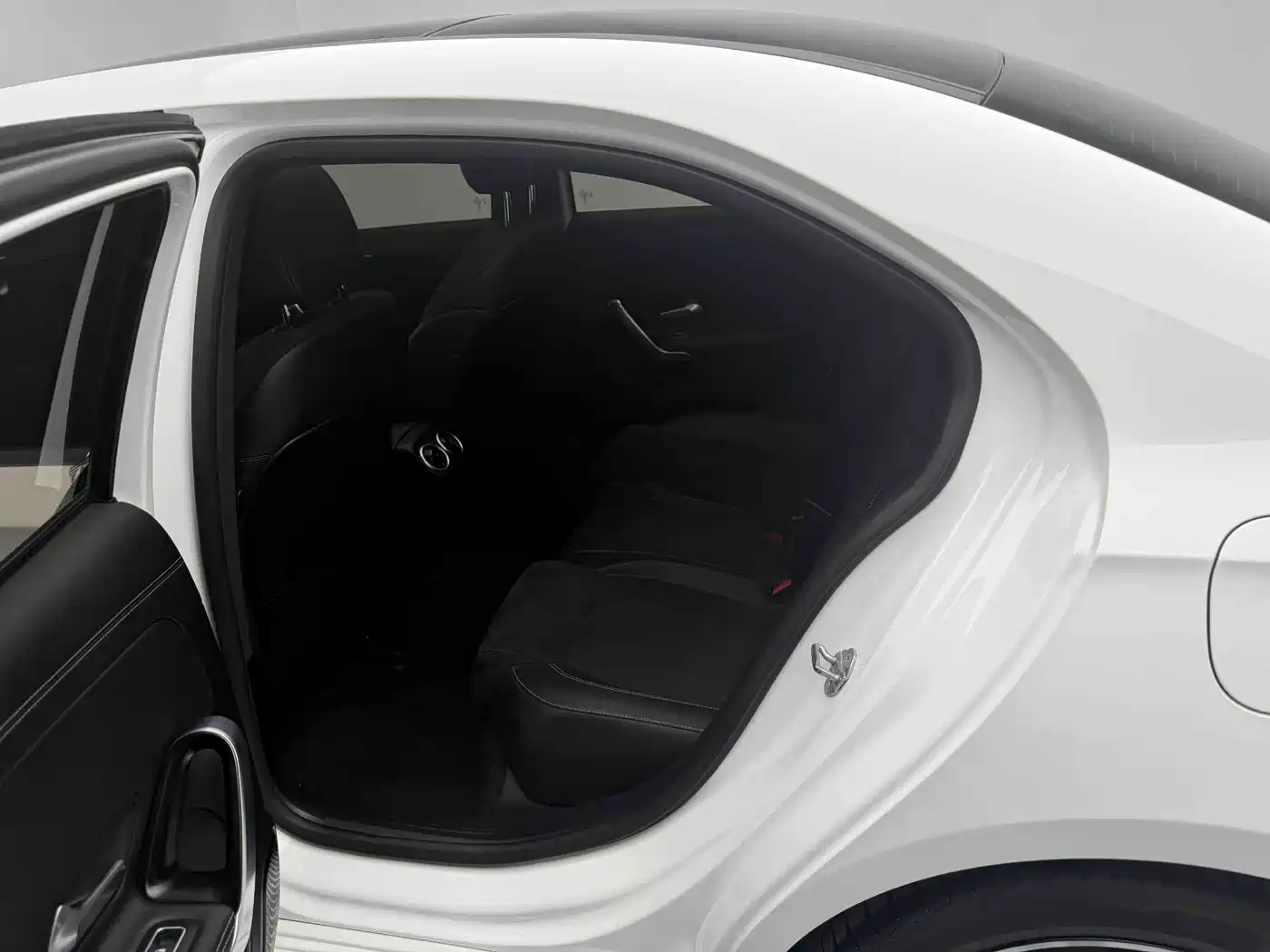 Mercedes-Benz A-Class 2022 Facelift III A 200 L Sport Sedan Fashion фото 10