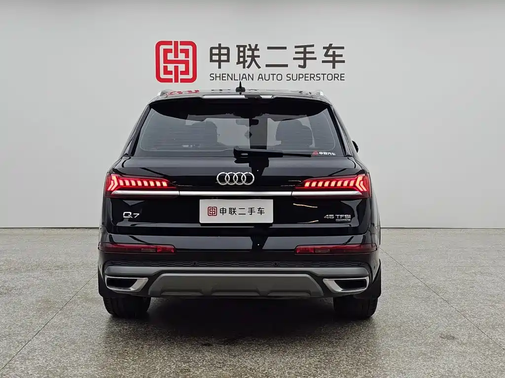 Фото 2 - Audi Q7