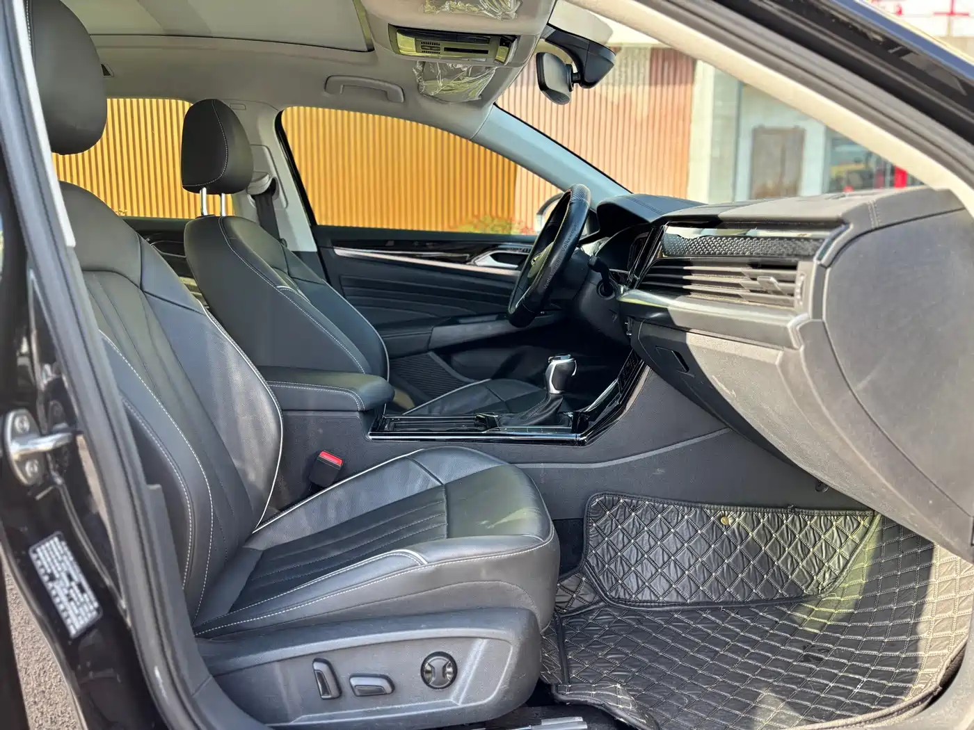 Volkswagen Passat 2023 Facelift 330TSI Starlight Elite Edition фото 18