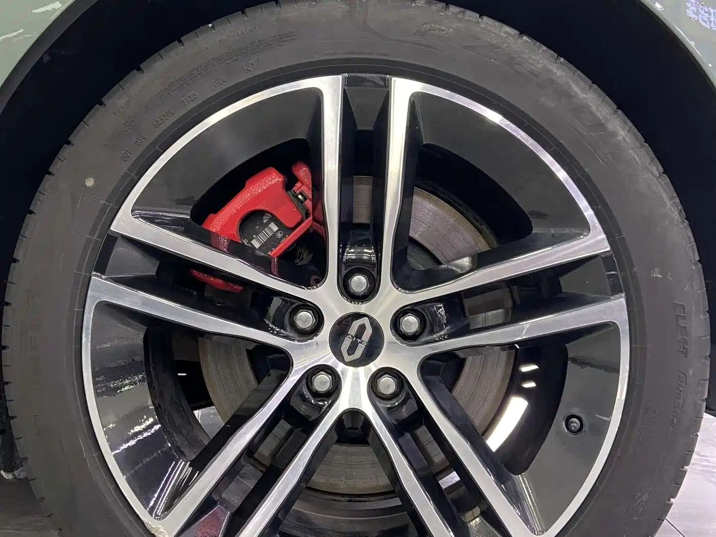 AITO Wenjie AITO M5 2023 Extended Range RWD Standard Edition фото 18