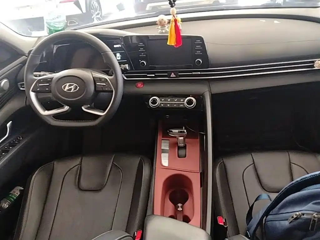 Hyundai Elantra 2022 1.5L CVT GLX Elite Edition фото 10