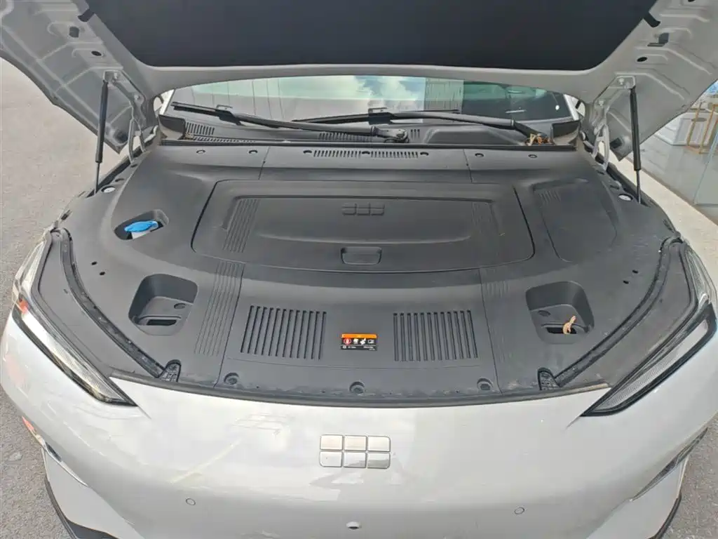 Geely Galaxy Galaxy E8 2025 700km Long Voyage Smart Drive Edition фото 19