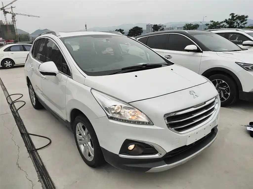 Peugeot 3008 2015 2.0L Automatic Classic Edition фото 4