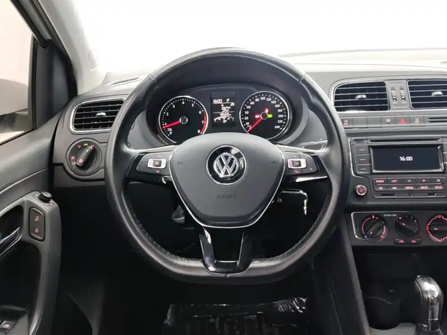 Volkswagen Polo 2018 1.5L Auto Comfort фото 15