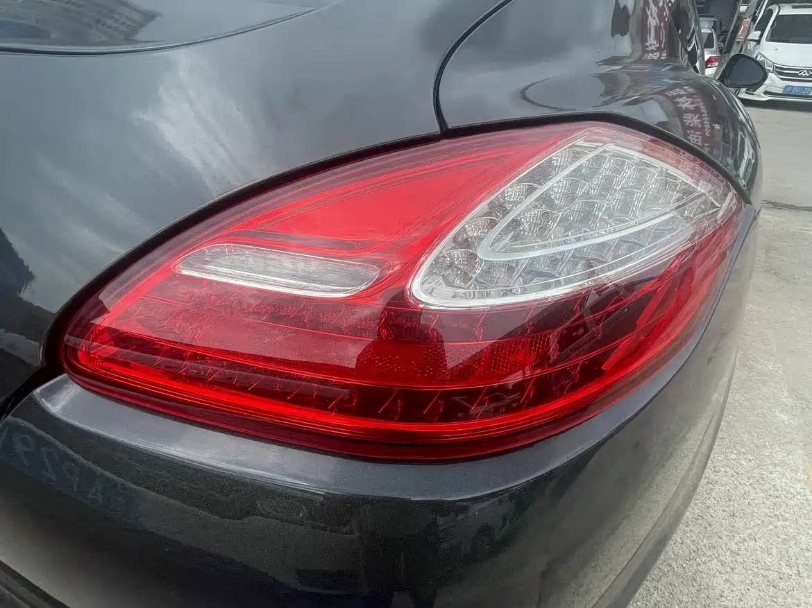 Porsche Panamera 2010 Panamera 4 3.6L фото 4