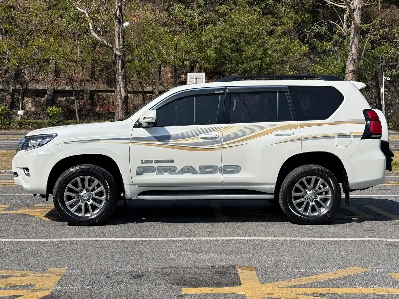 Toyota Prado 2018 3.5L Automatic TX-L NAVI Rear-mounted Spare Tire фото 3