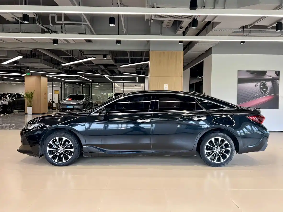 Toyota Avalon 2023 2.5L Luxury Edition фото 3