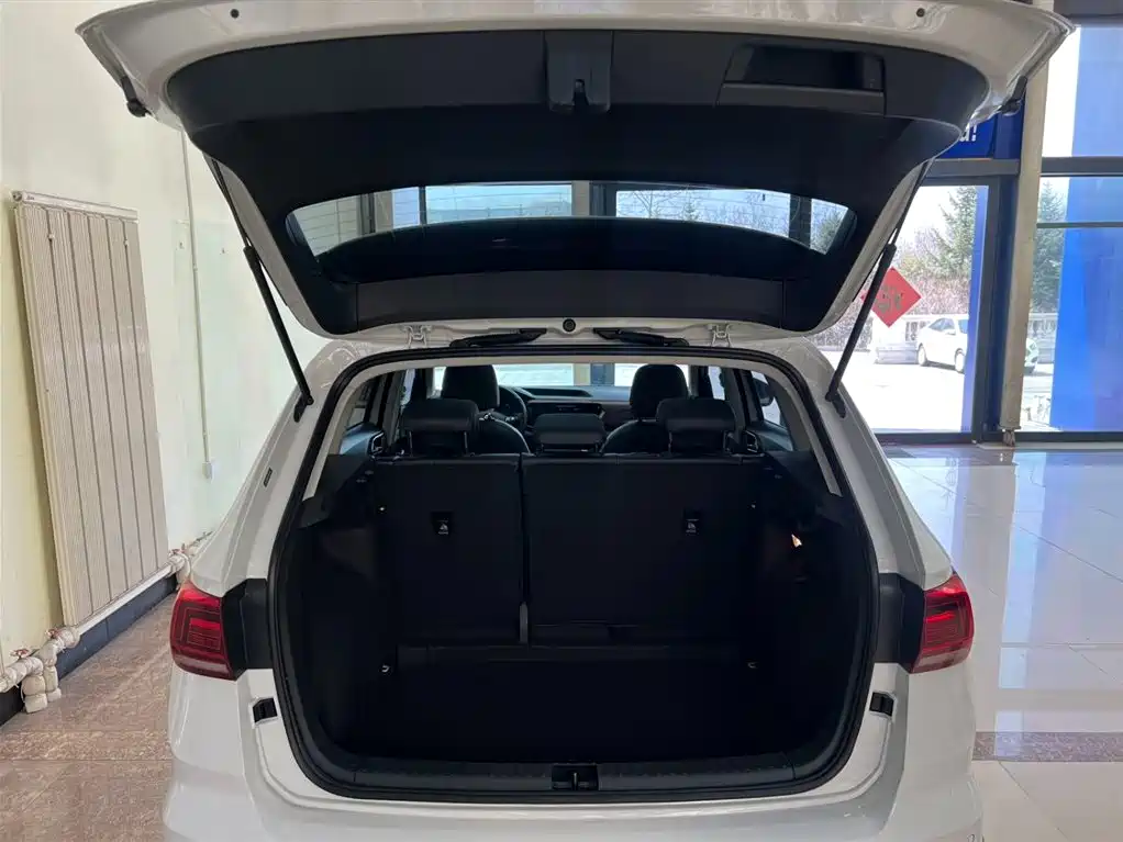 Volkswagen Tharu 2022 280TSI FWD Luxury Edition фото 18