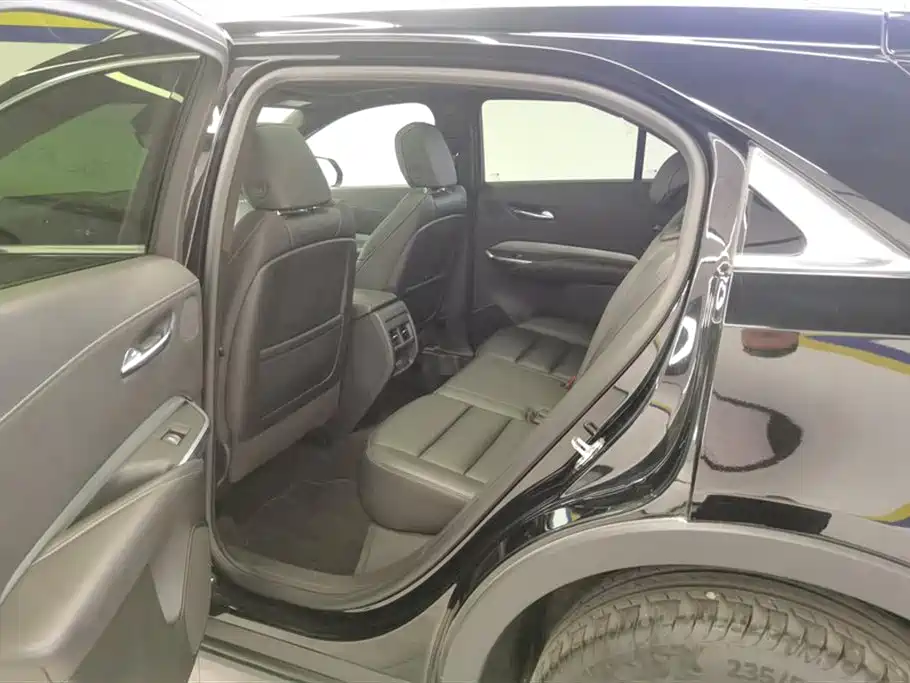Cadillac XT4 2021 28T FWD Premium Edition фото 11