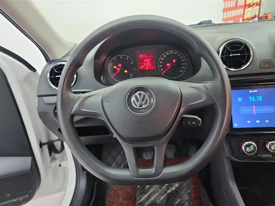 Volkswagen Jetta 2017 1.5L Manual Fashion фото 15