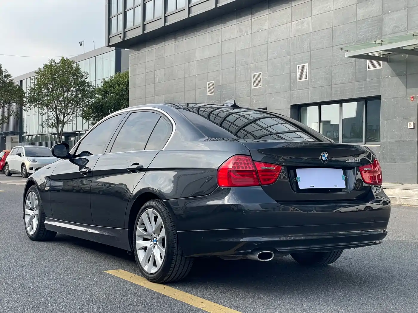 BMW 3 Series 2012 320i Luxury фото 13