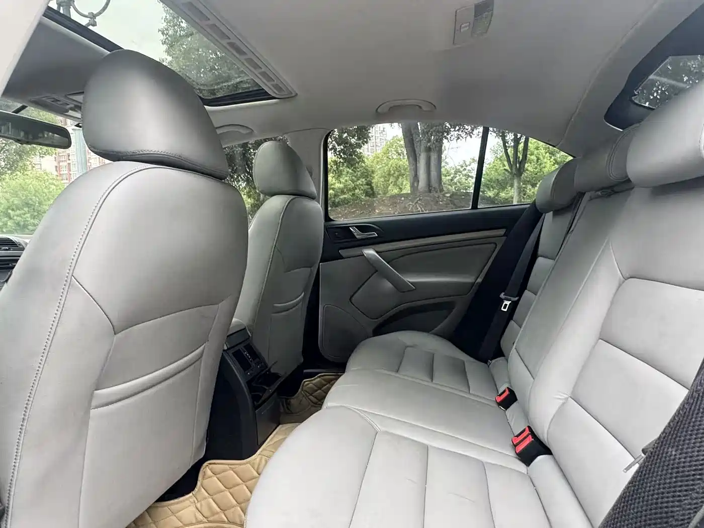 Škoda Octavia 2013 1.6L Automatic Prestige Edition фото 11