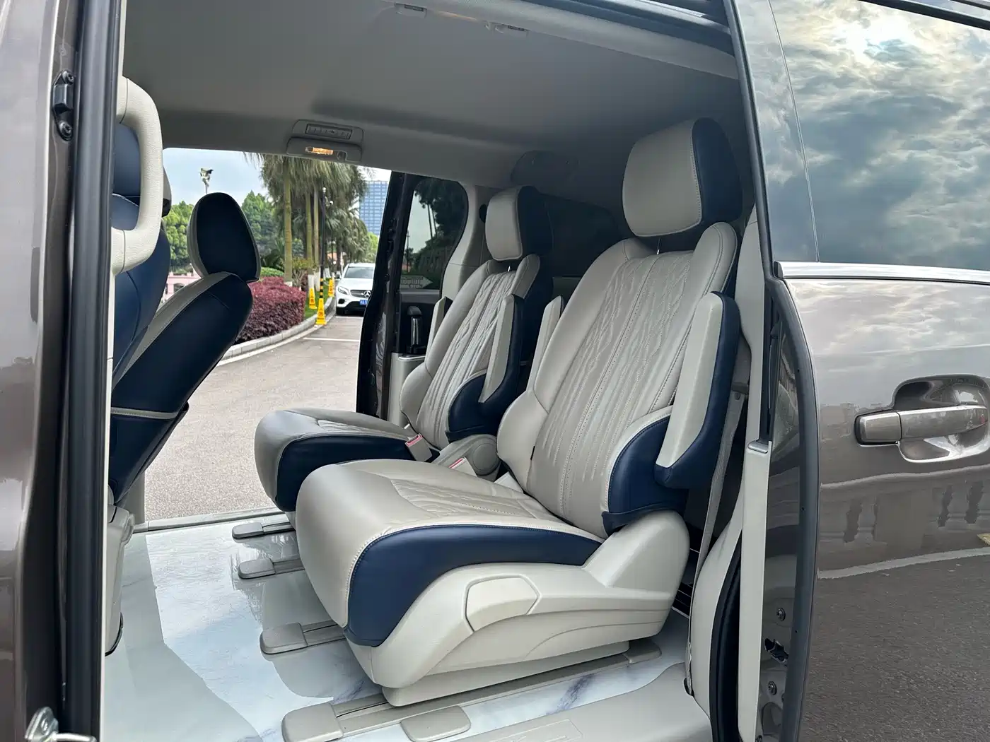 Buick GL8 2023 Land Business Class 652T Smart Luxury фото 10