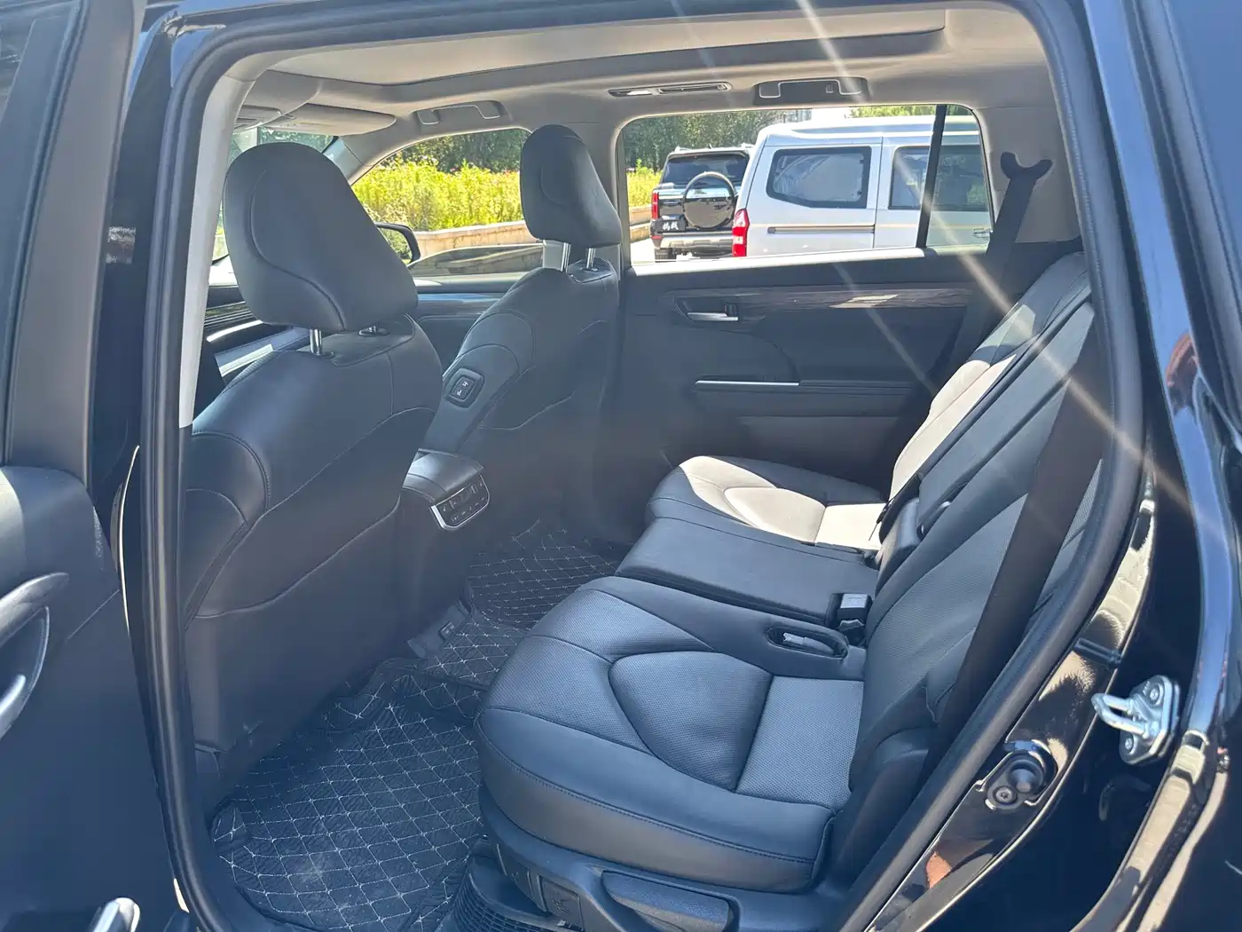 Toyota Highlander 2025 2024 2.5L Smart Hybrid 4WD Premium 7-seater