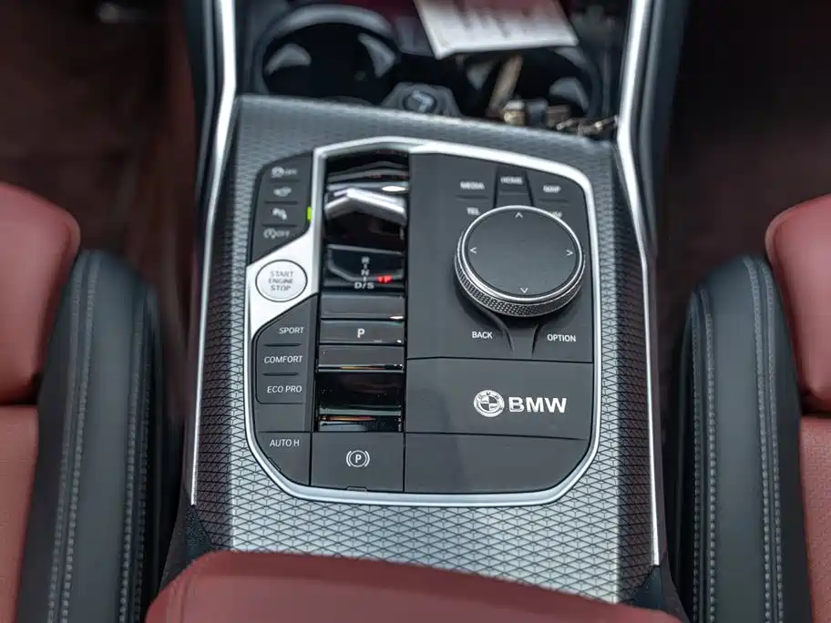 BMW 3 Series 2023 330i M Sport Shadow Edition фото 22