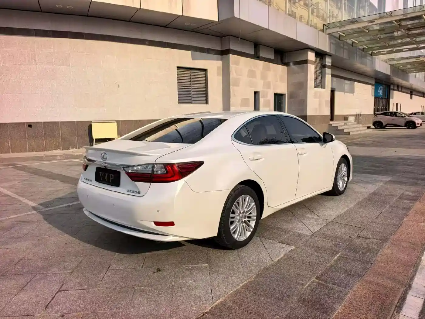 Lexus ES 2015 200 Elite Edition фото 4