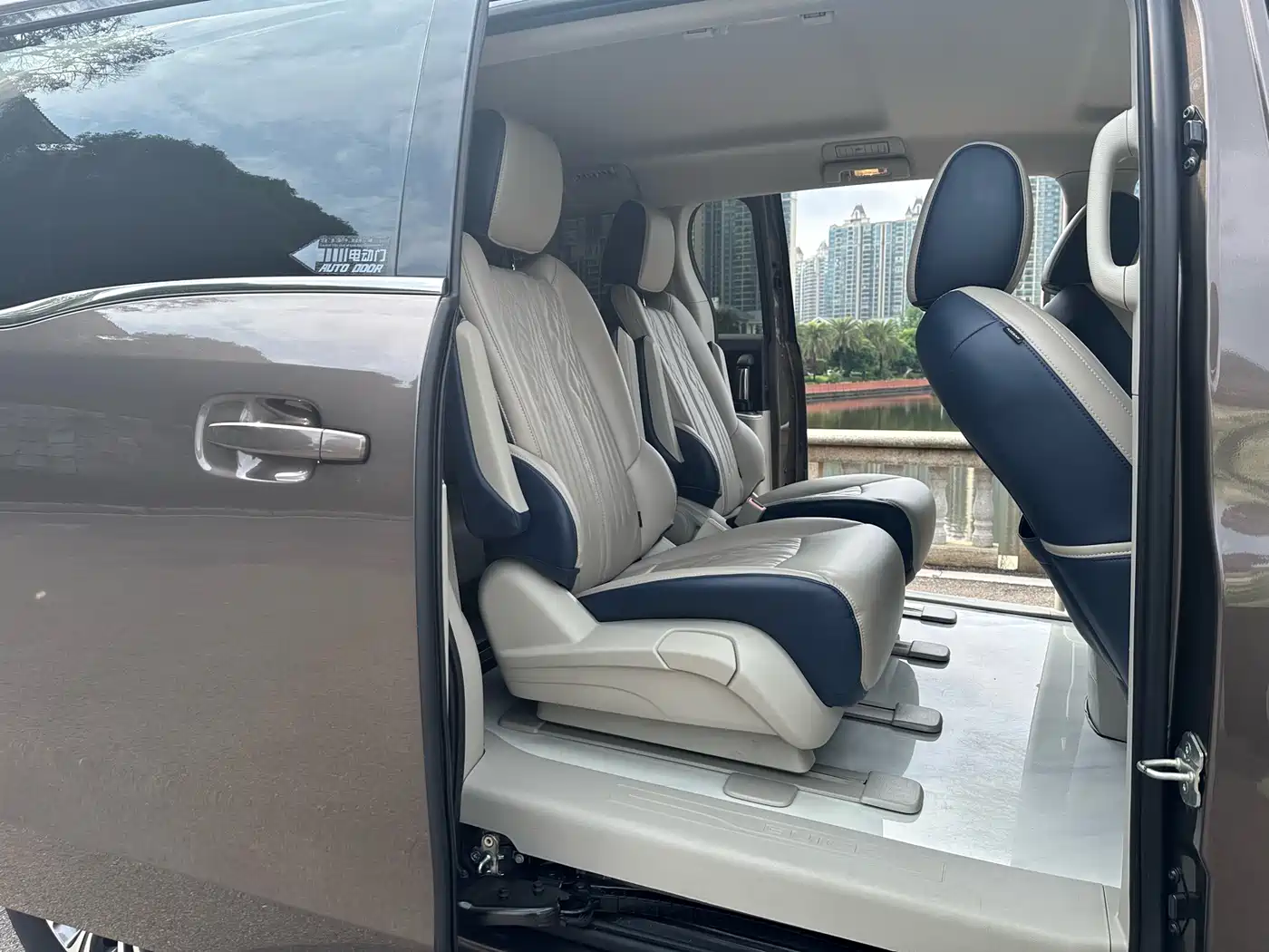 Buick GL8 2023 Land Business Class 652T Smart Luxury фото 13