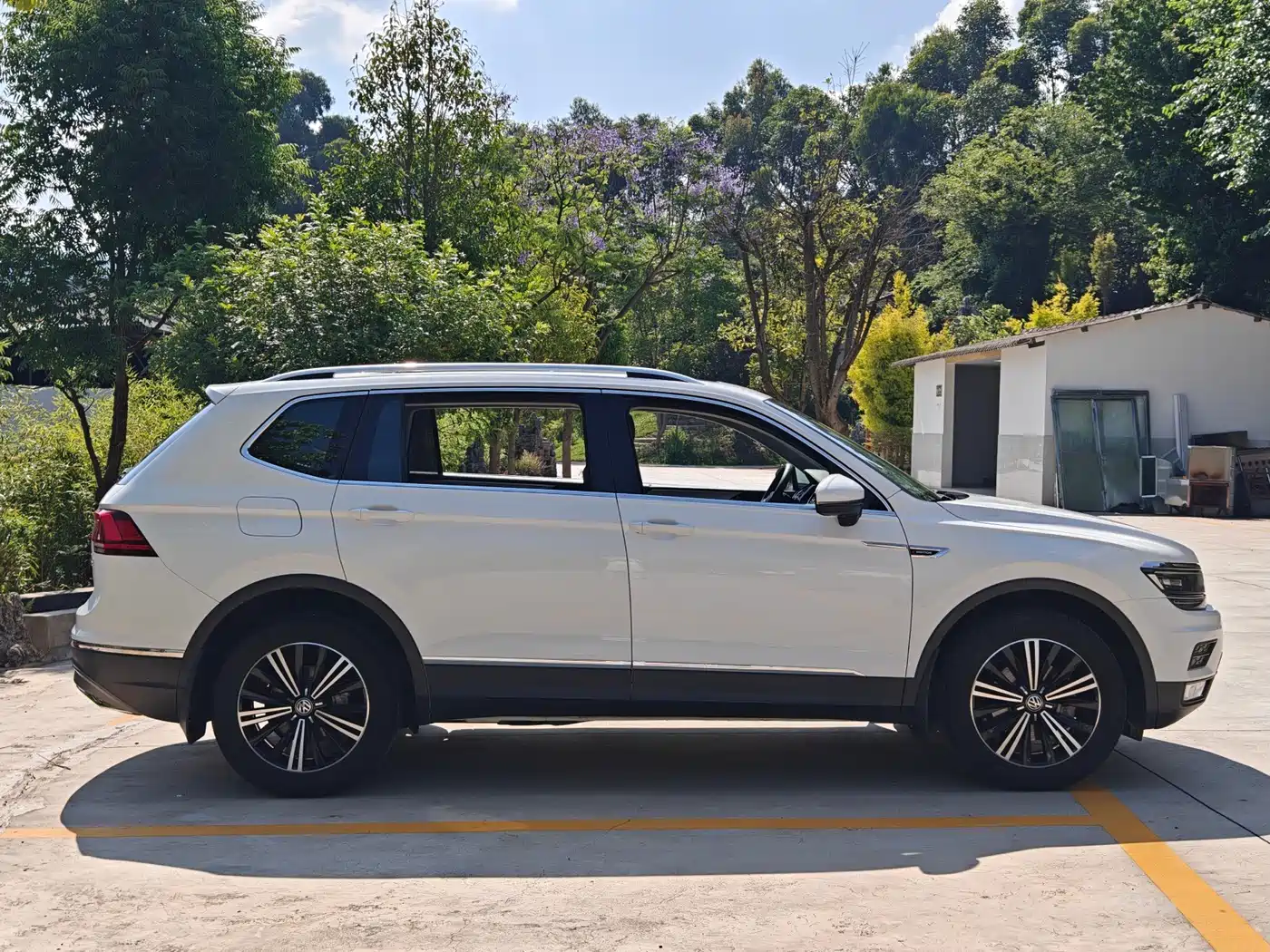 Volkswagen Tiguan L 2017 380TSI Automatic 4WD Luxury Edition фото 4