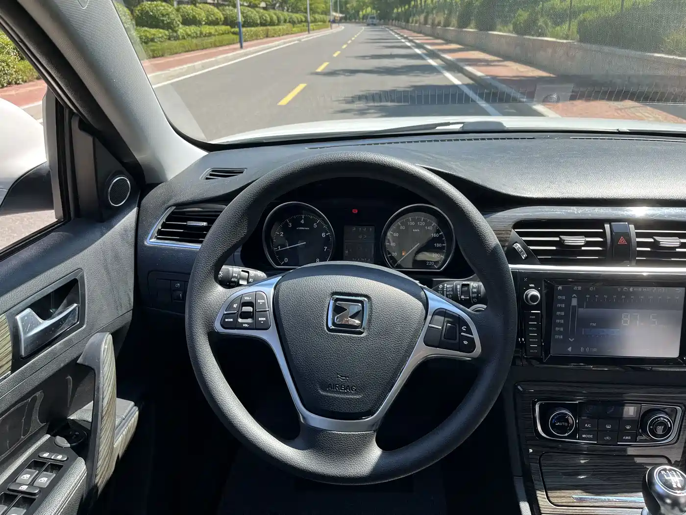 Zotye T600 2015 2015 1.5T Manual Premium