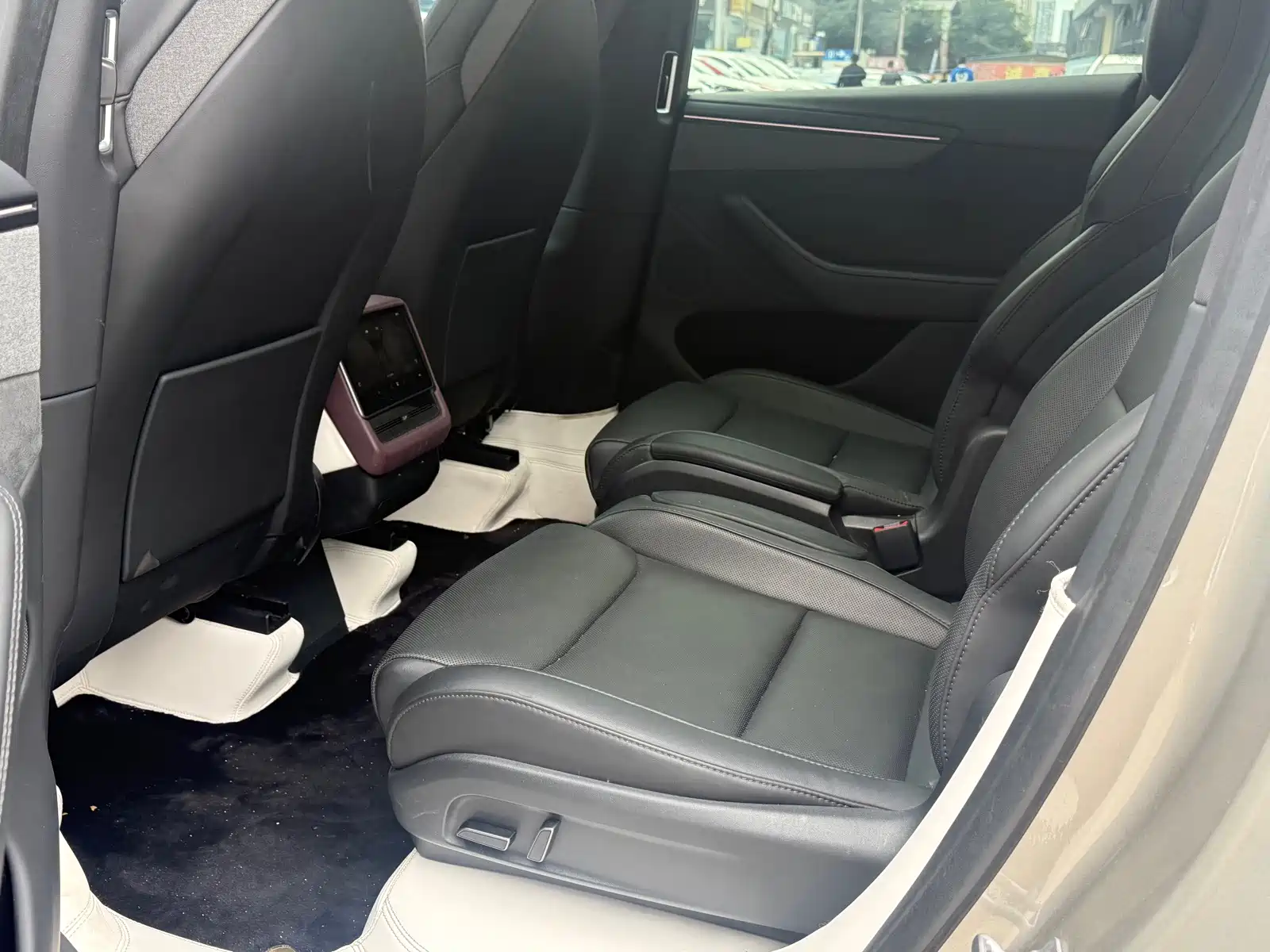 Фото 10 - Tesla Model Y L