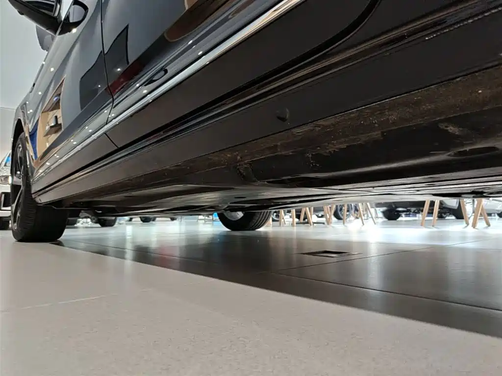 Volkswagen Passat 2025 Outstanding 380TSI Starlight Dragon Glory Edition фото 22