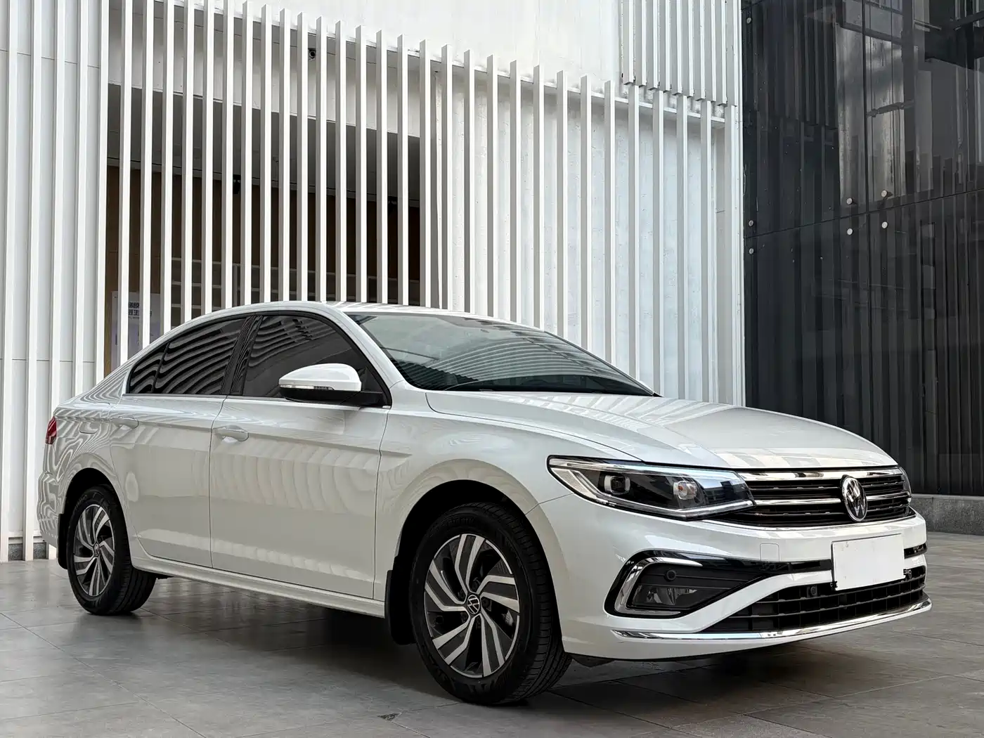 VOLKSWAGEN BORA