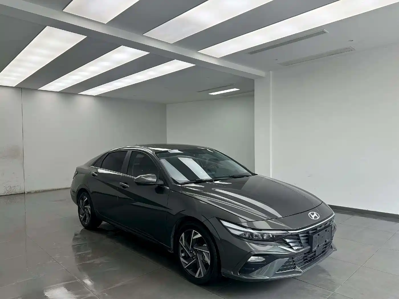 Hyundai Elantra 2023 1.5L CVT GLX Elite Edition фото 3