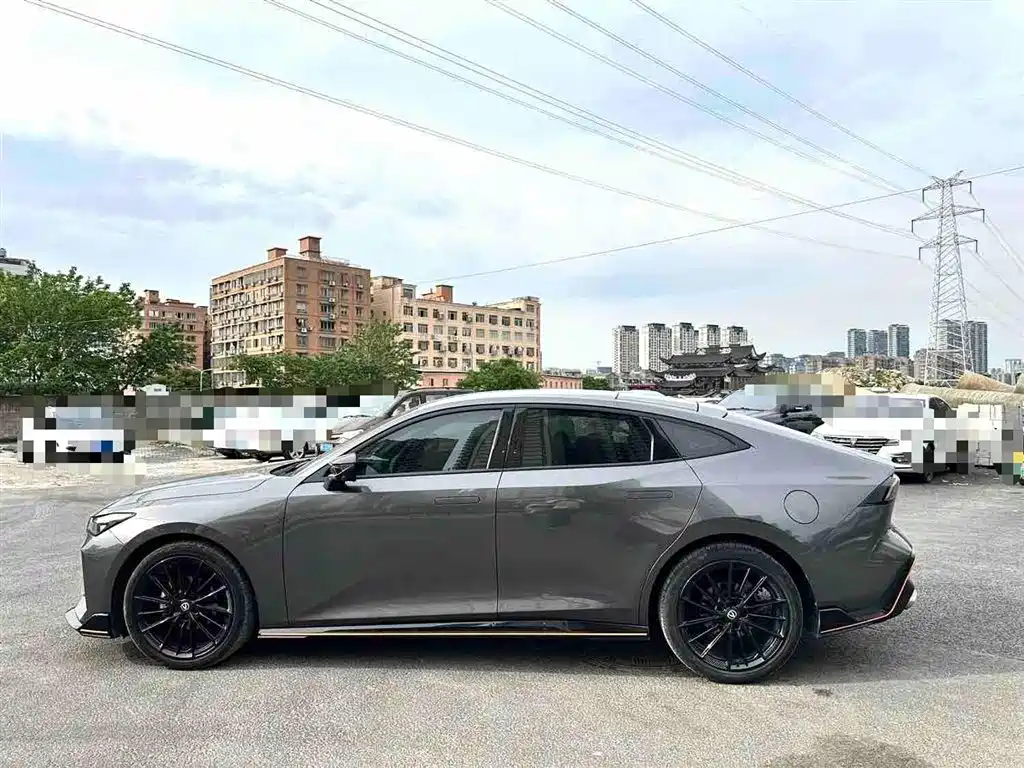 CHANGAN UNI-V