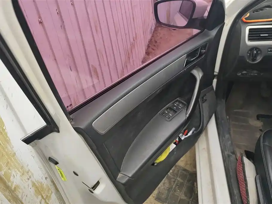 Škoda Rapid 2018 1.6L Manual Comfort Edition фото 7