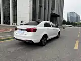 Фото 29 - Geely Emgrand