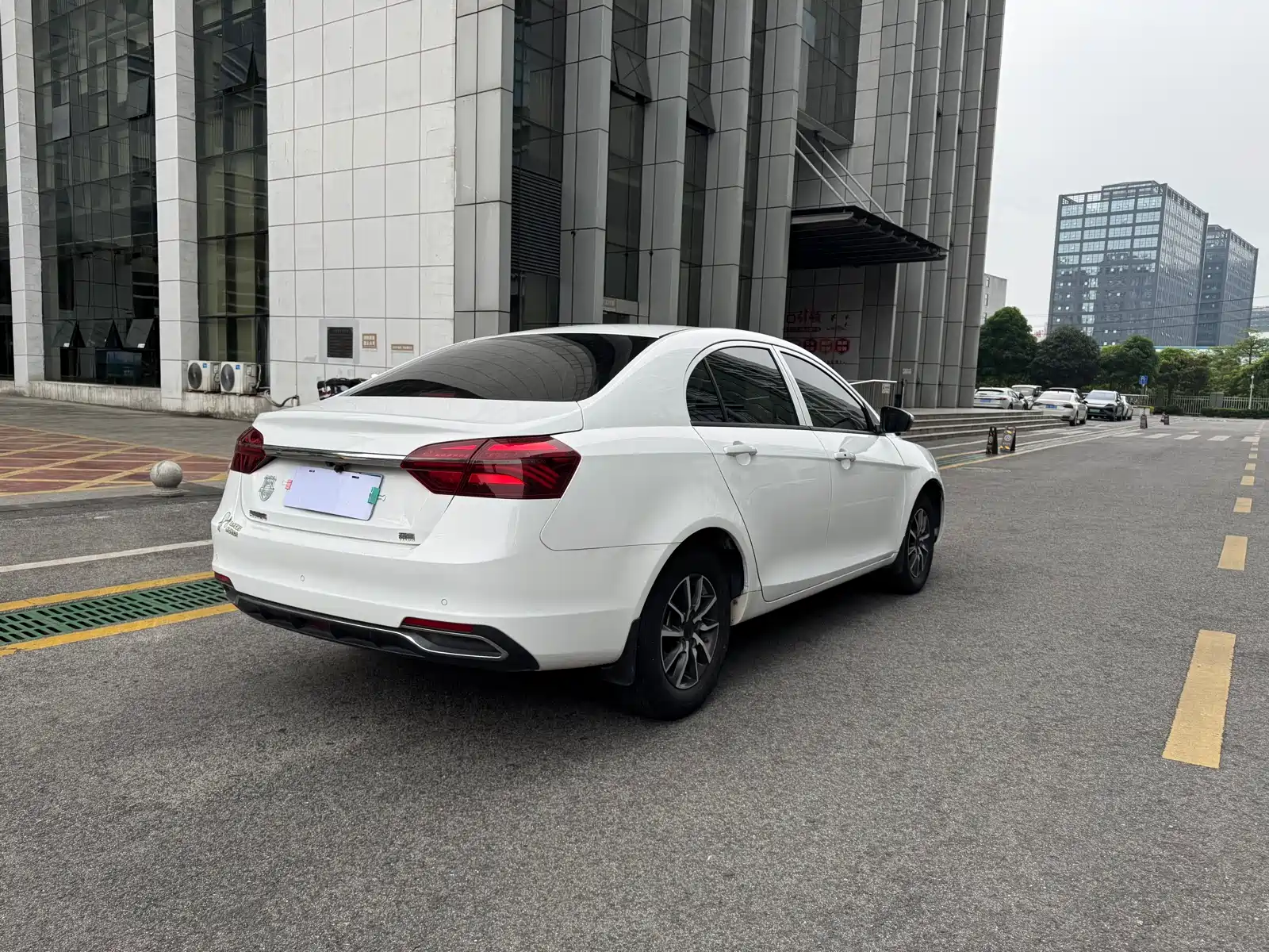 Фото 29 - Geely Emgrand