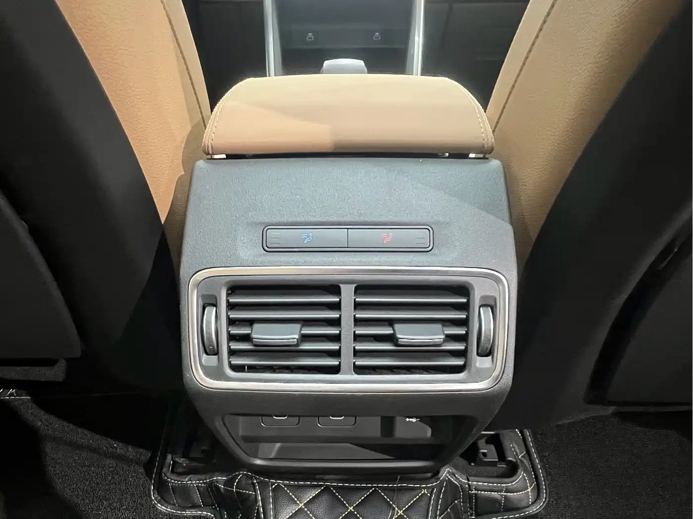 Land Rover Discovery Sport 2025 249PS Performance Tech Edition фото 19
