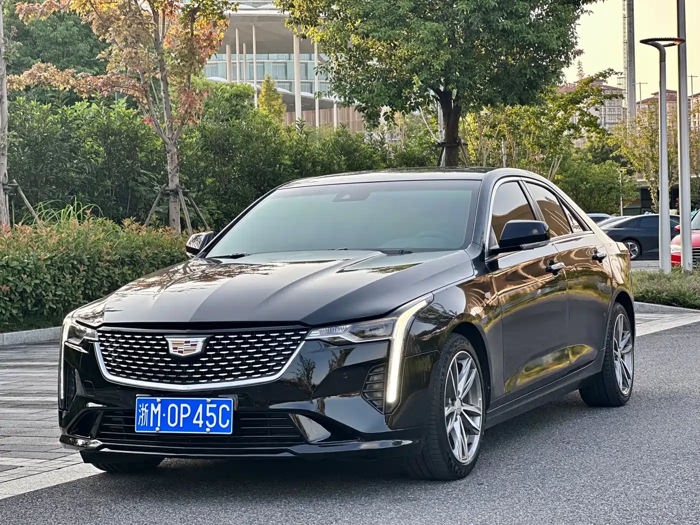 Фото 1 - Cadillac CT4