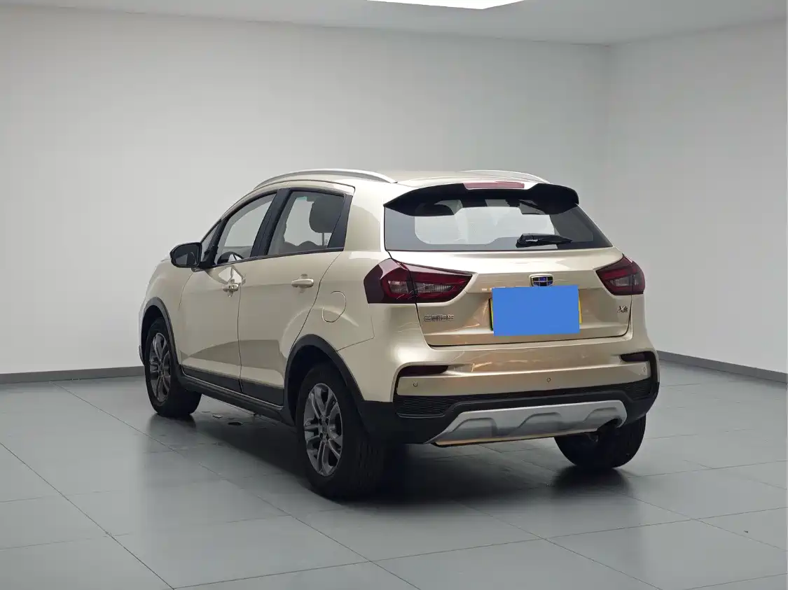 Фото 6 - Geely Vision X3