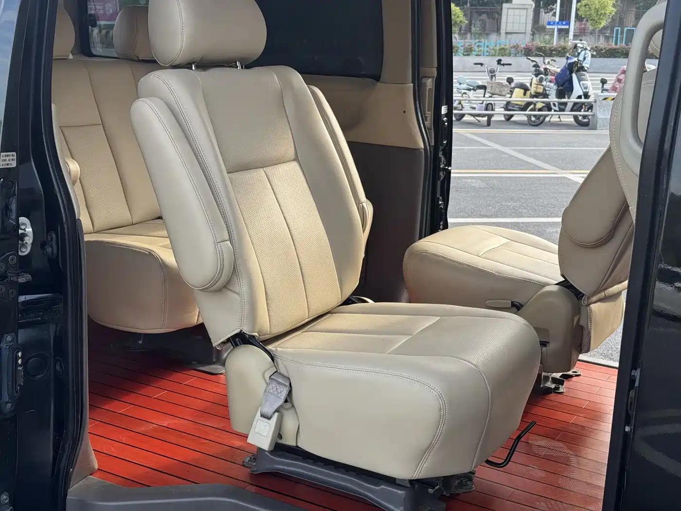 Jinbei Grace 2008 2007 2.7L First Class Luxury 9-seater 3RZ