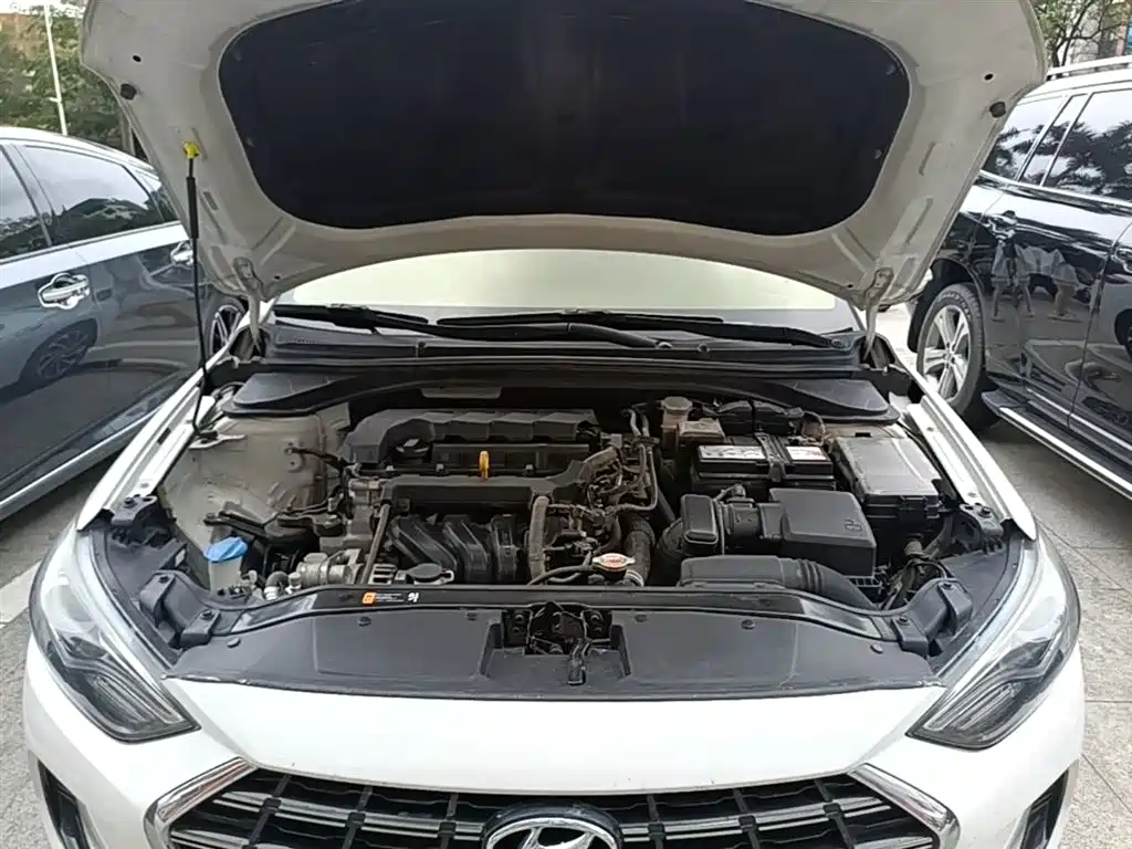 Hyundai Elantra 2020 1.5L CVT Smart Style·Elite фото 20
