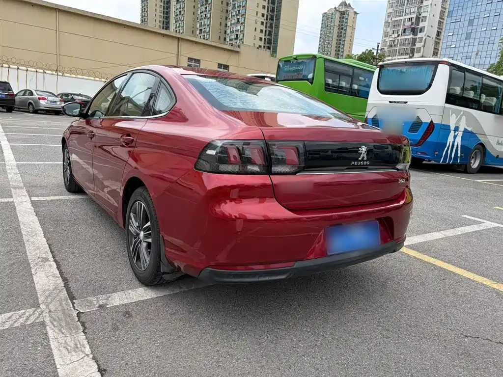 Peugeot 308 2018 1.6L Auto Luxury Edition фото 5