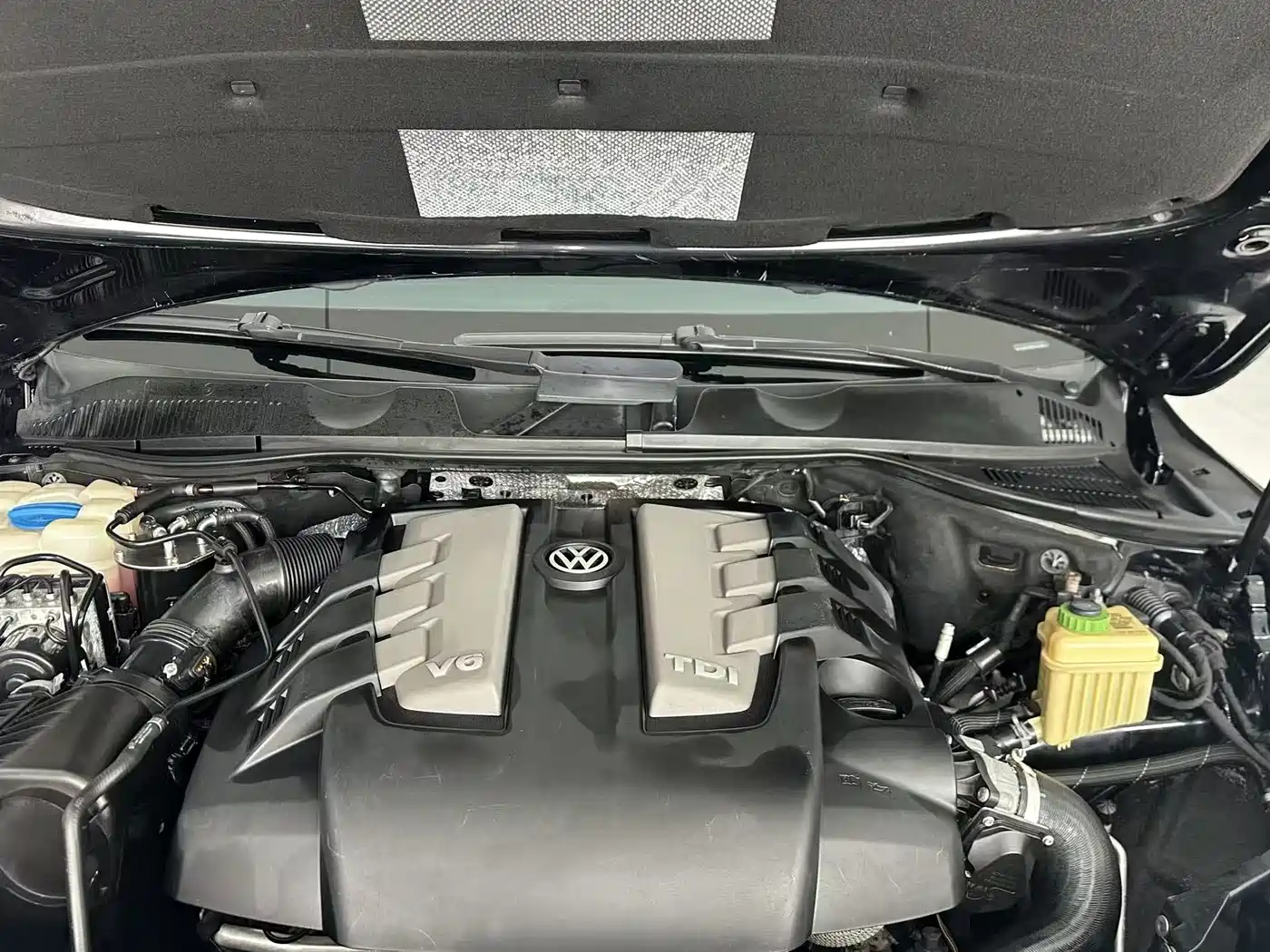 Volkswagen Touareg 2011 3.0TDI Diesel Comfort фото 27
