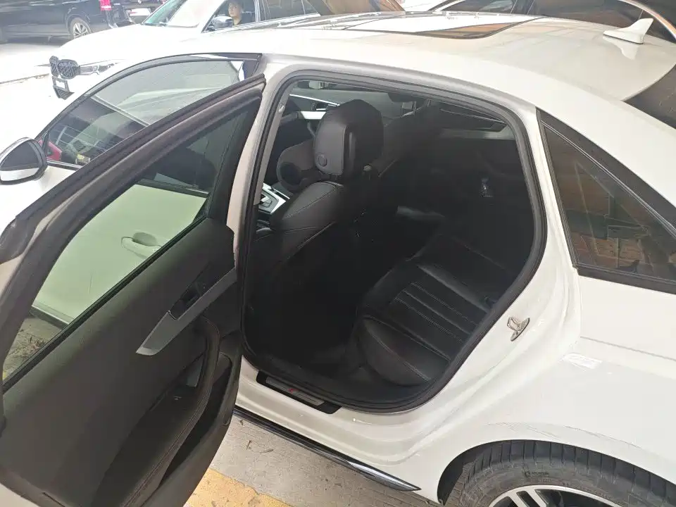 Audi A4L 2022 40 TFSI Luxury Dynamic фото 11