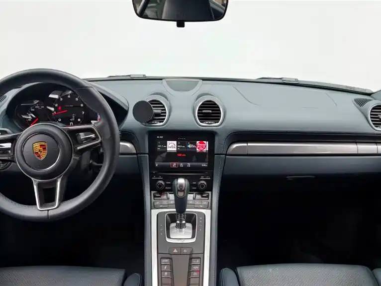 PORSCHE 718